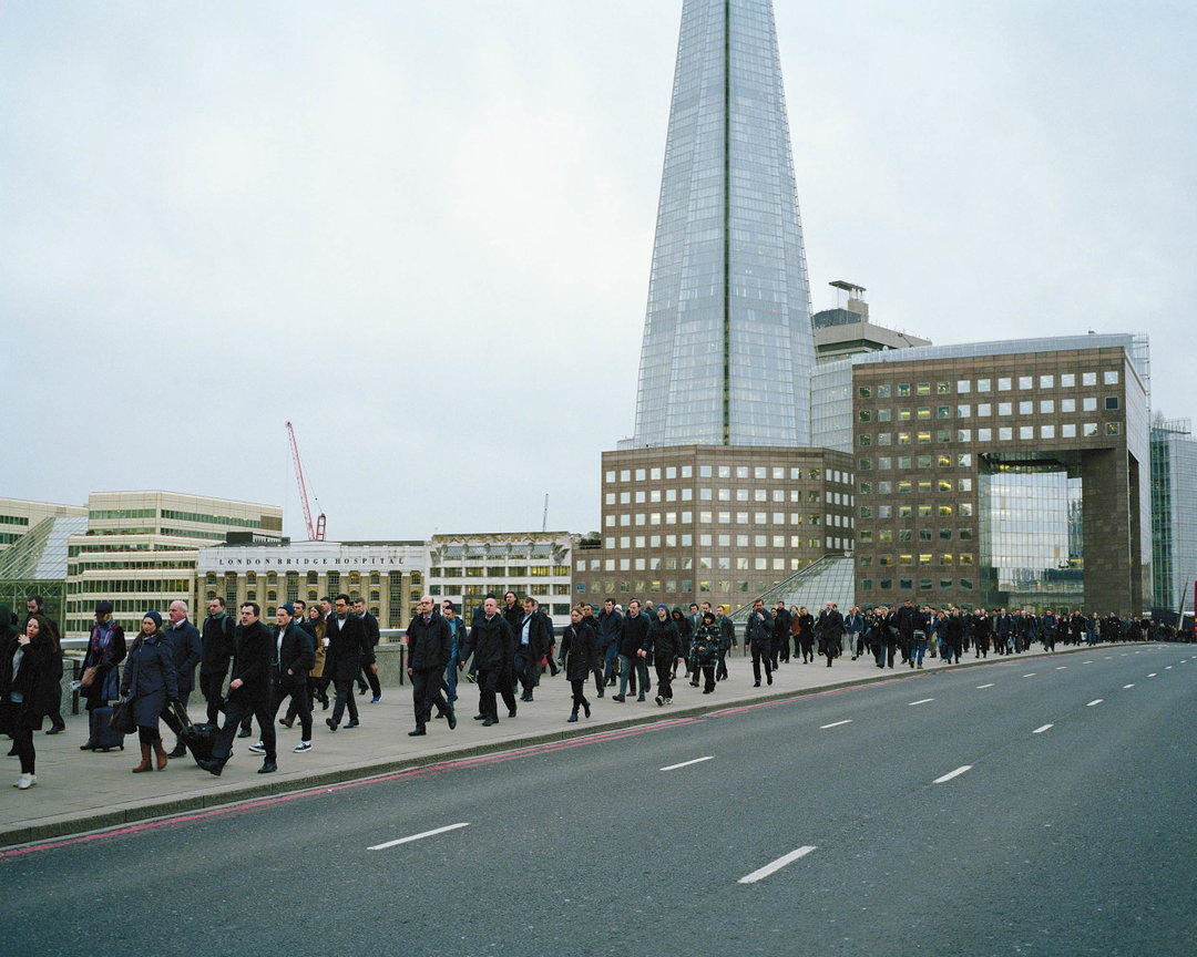 chloe-dewe-mathews-thames-log-photography-itsnicethat-16.jpg
