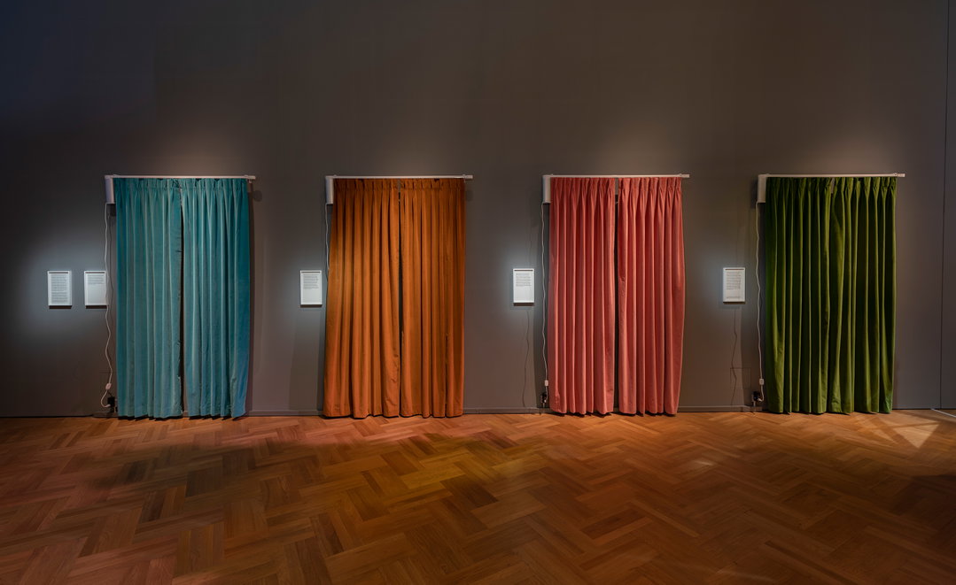 curtain_room_fixed_floor copy.jpg