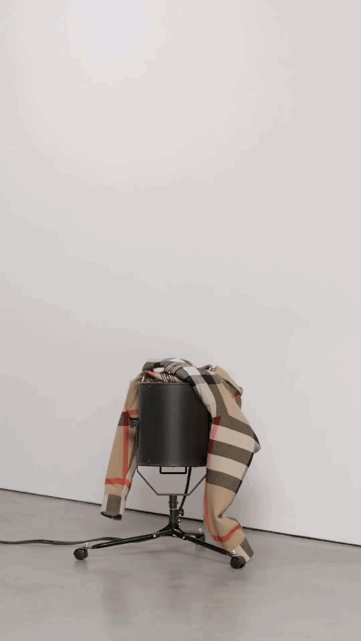 dani-coyle-burberry-digital-project-itsnicethat-8.gif