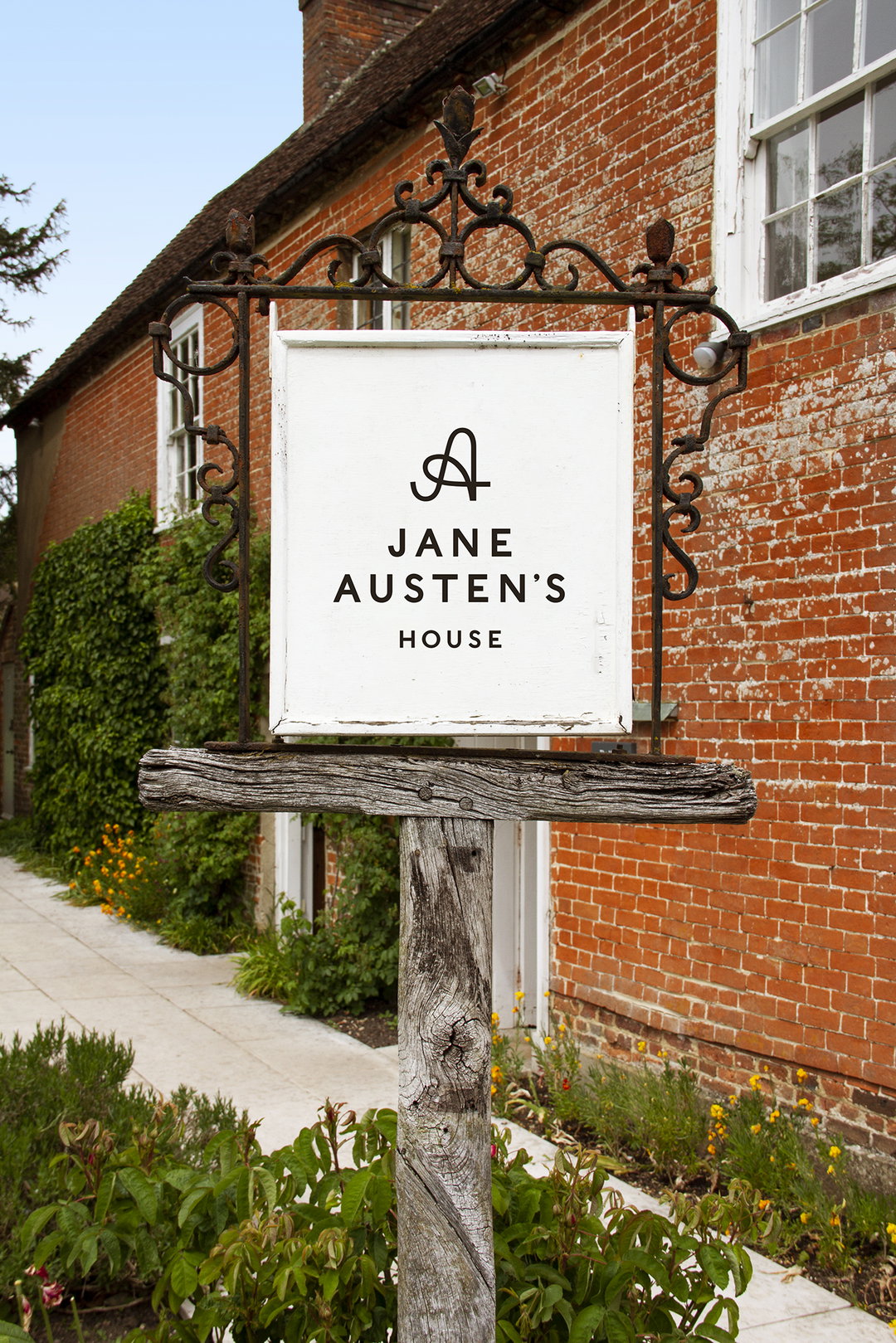 domenic lippa pentagram jane austen house graphic design itsnicethat5.jpg