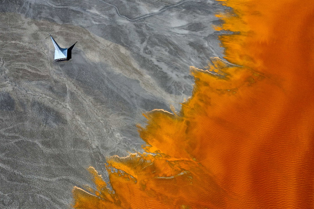 emergence-magazine-shifting-landscapes-art-itsnicethat-08.jpg