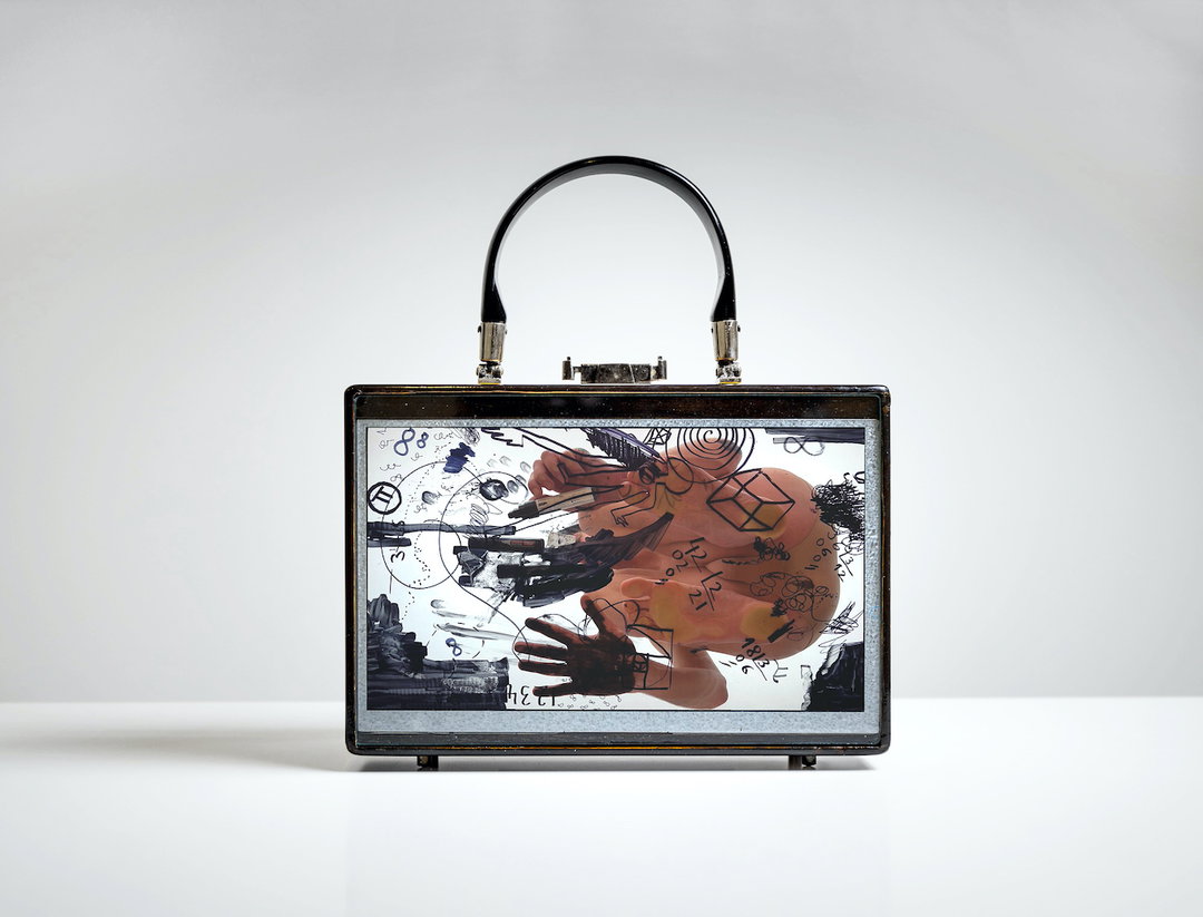 filip custic human product_7_bolso de pantalla transparente 2345 ©Courtesy_Onkaos.jpg