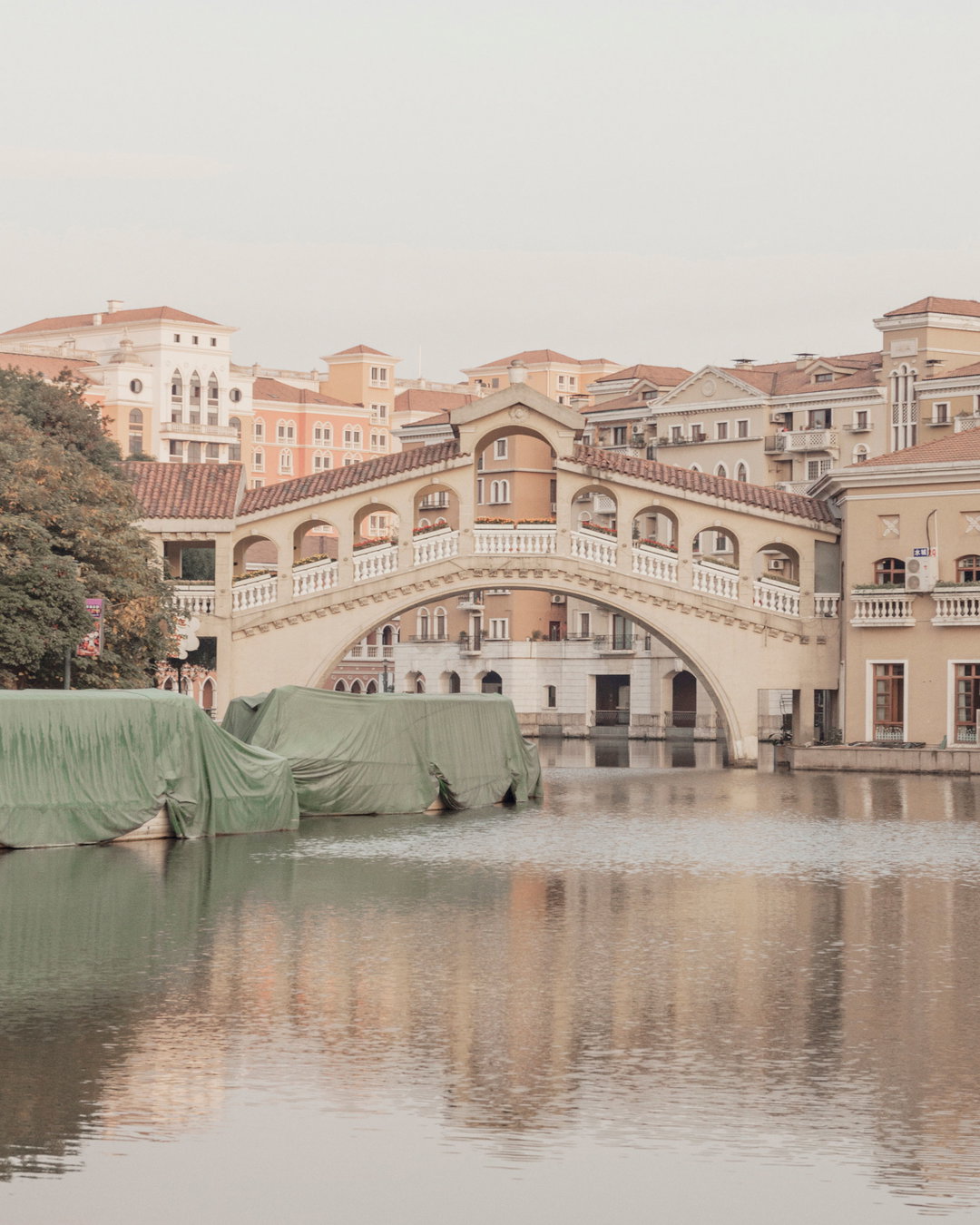 francois-prost-venice-syndrome-photography-itsnicethat-10.jpg