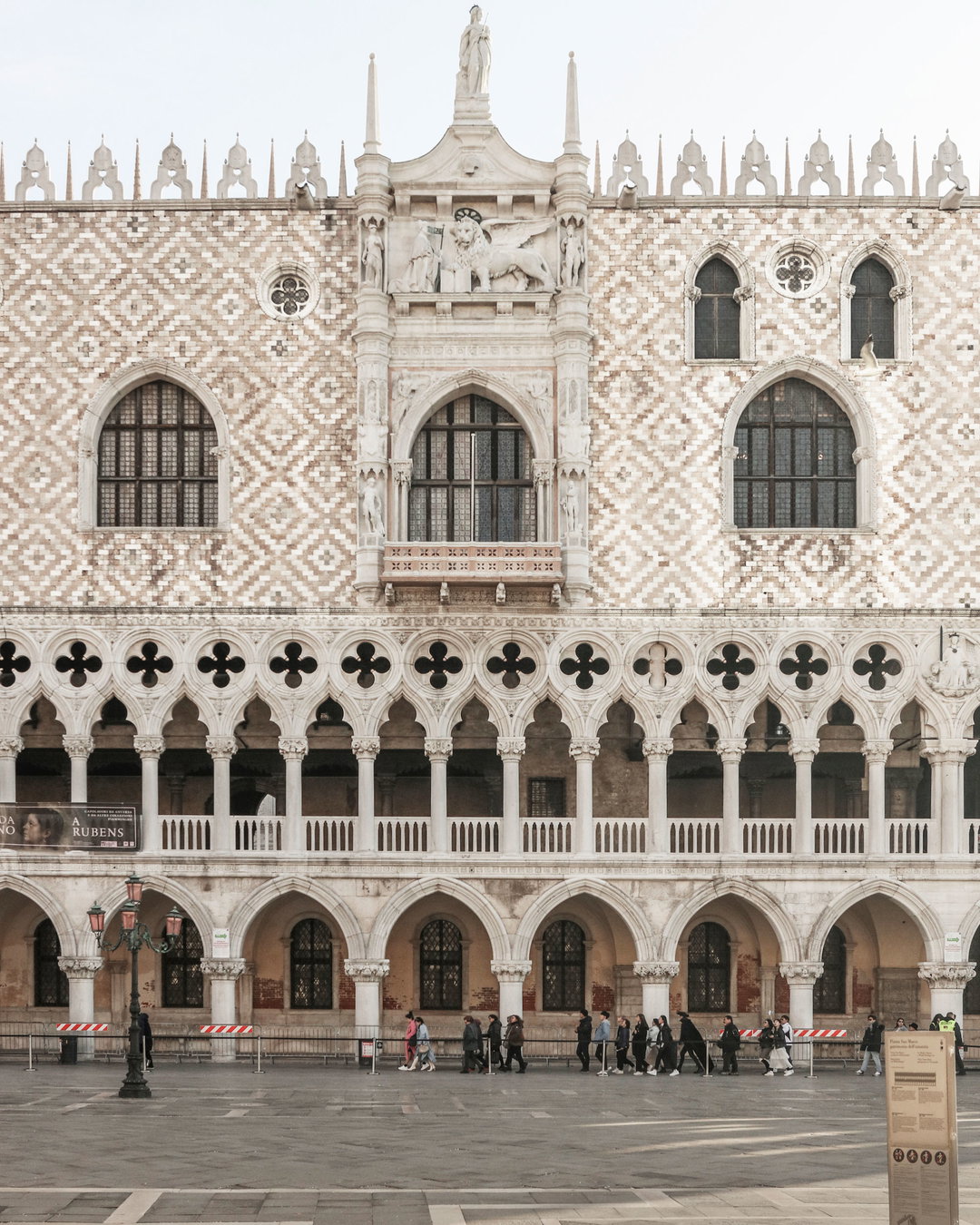 francois-prost-venice-syndrome-photography-itsnicethat-13.jpg