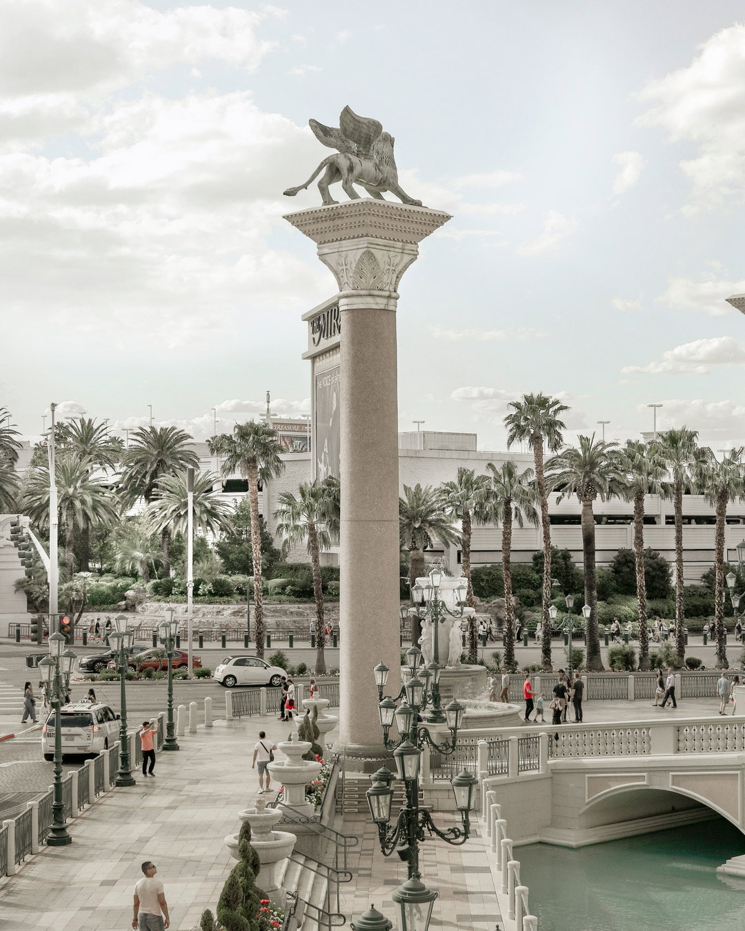 francois-prost-venice-syndrome-photography-itsnicethat-6.jpg