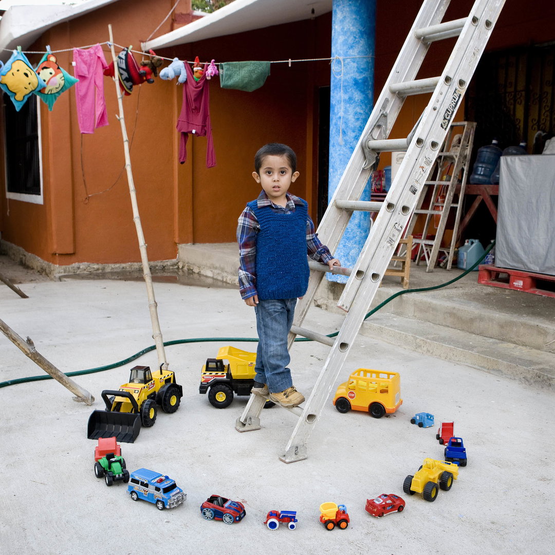 gabriele-galimberti-toy-stories-features-photography-itsnicethat-10.jpg