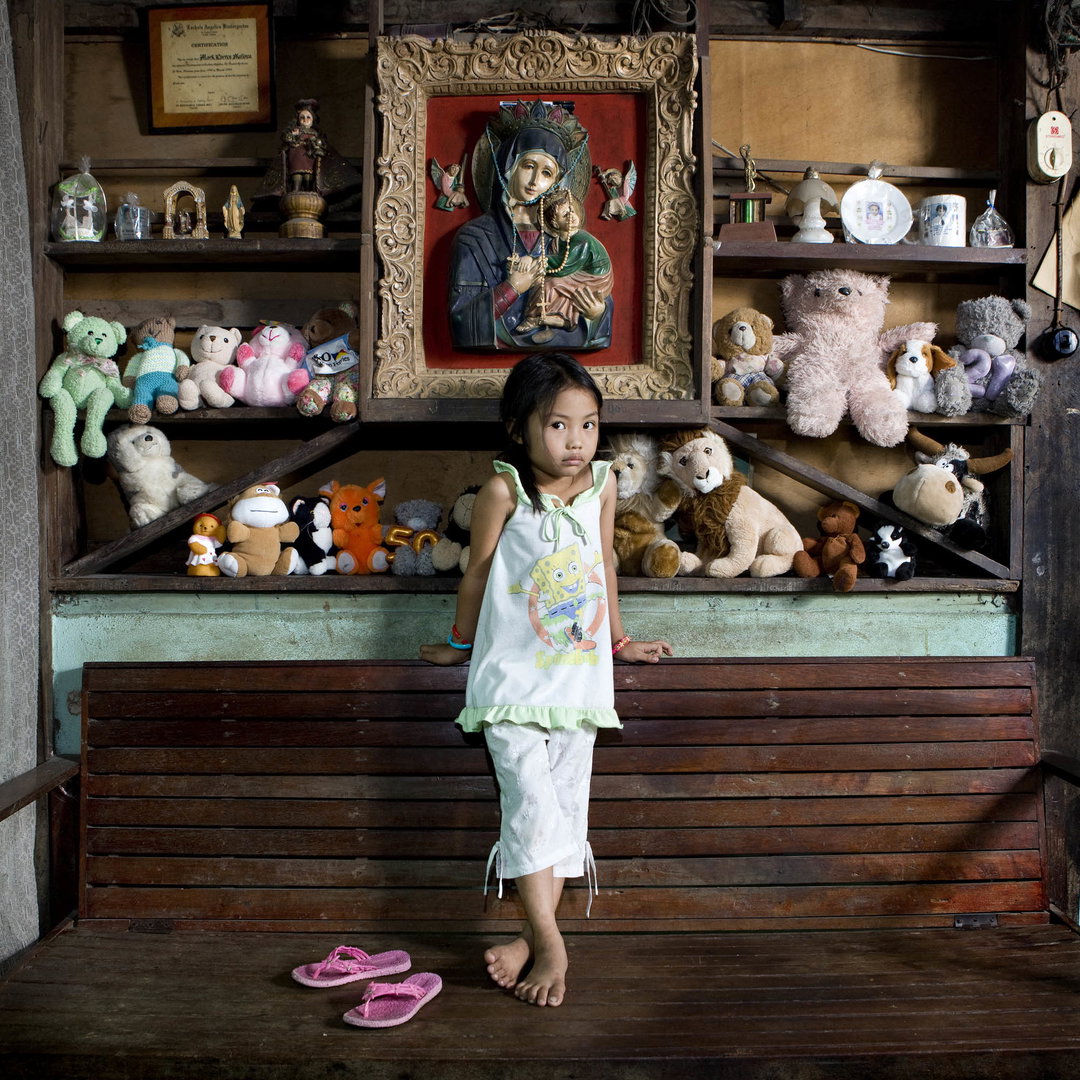 gabriele-galimberti-toy-stories-features-photography-itsnicethat-18.jpg