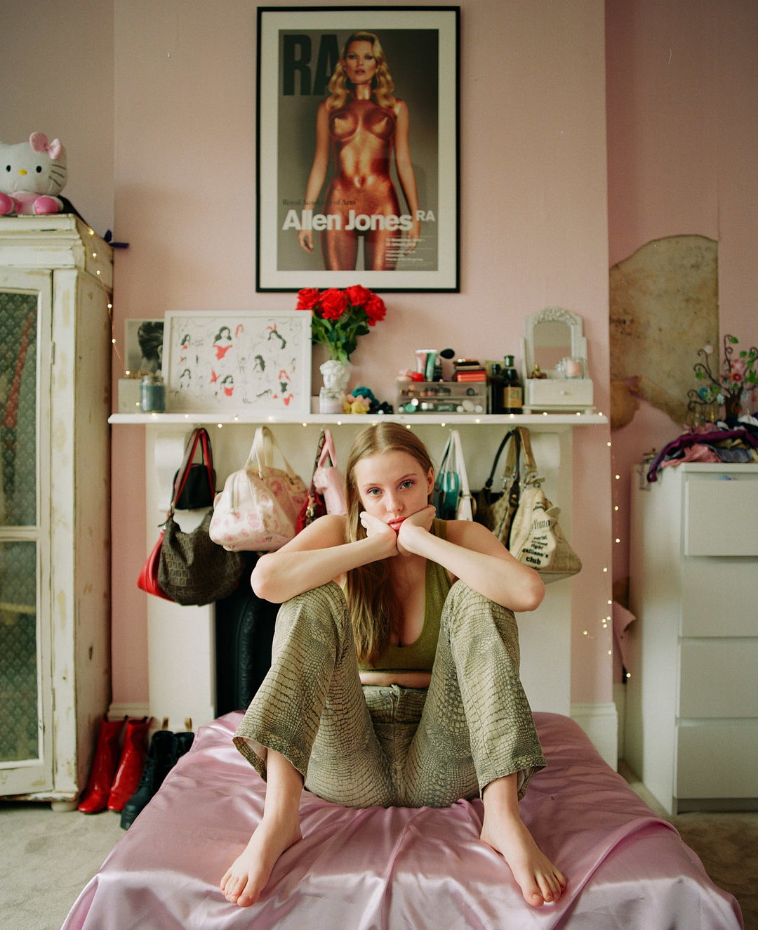 itsnicethat-rosie-foster-100109250002.jpg