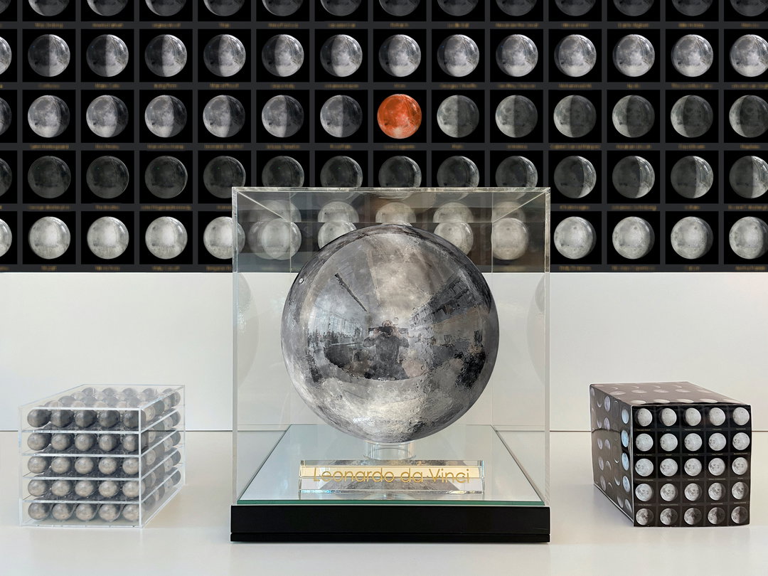 Houston, we have a problem: Jeff Koons is sending sculptures to the moon
