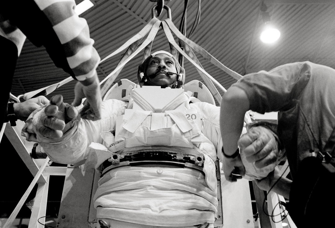 john-angerson-sts-72-photography-itsnicethat-16.jpg