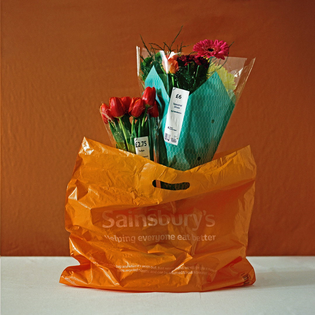 jrasic-elena-heatherwick-freddy-taylor-mothers-day-supermarket-flowers-photography-itsnicethat-08.jpg