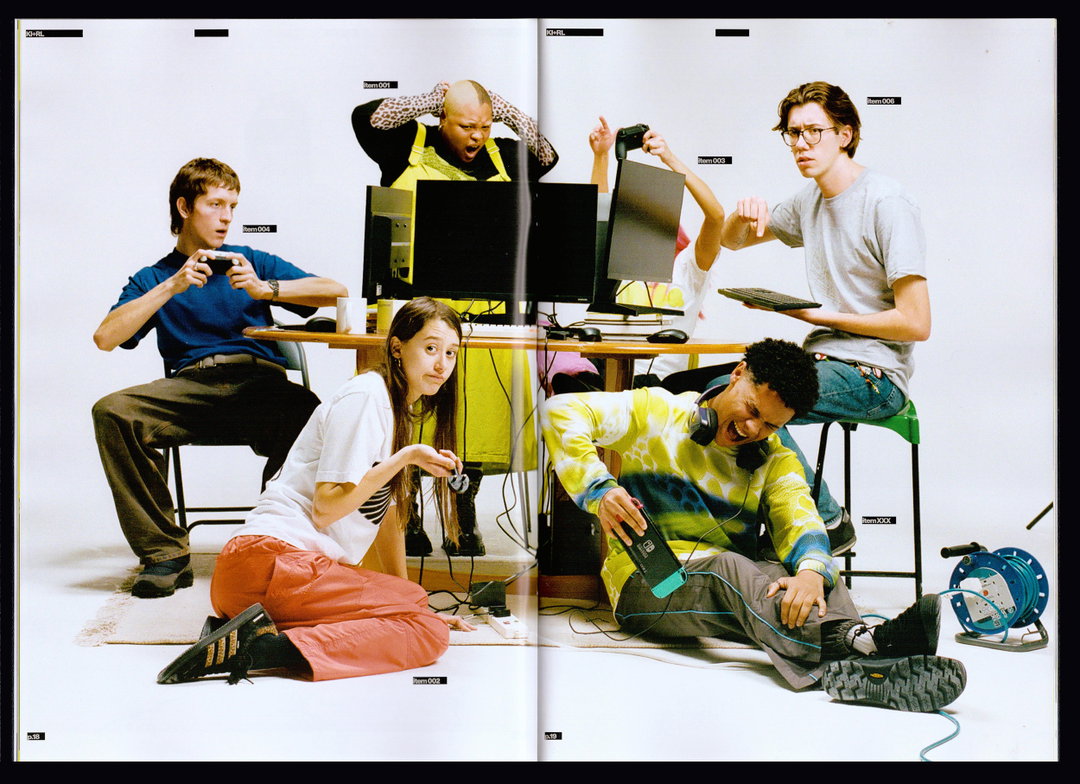 LAN parties… but make it fashion: behold the superb crossover of Kepler Interactive and Robyn Lynch