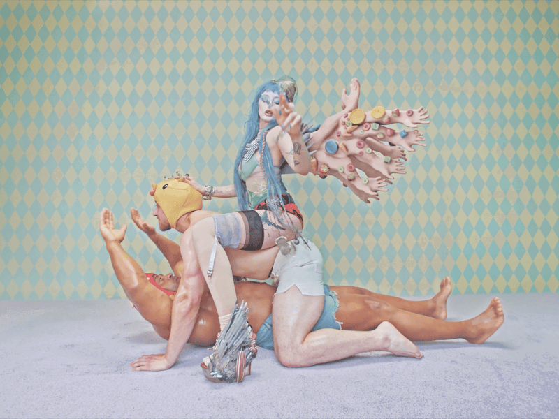 lea-esmaili-film-itsnicethat6.gif