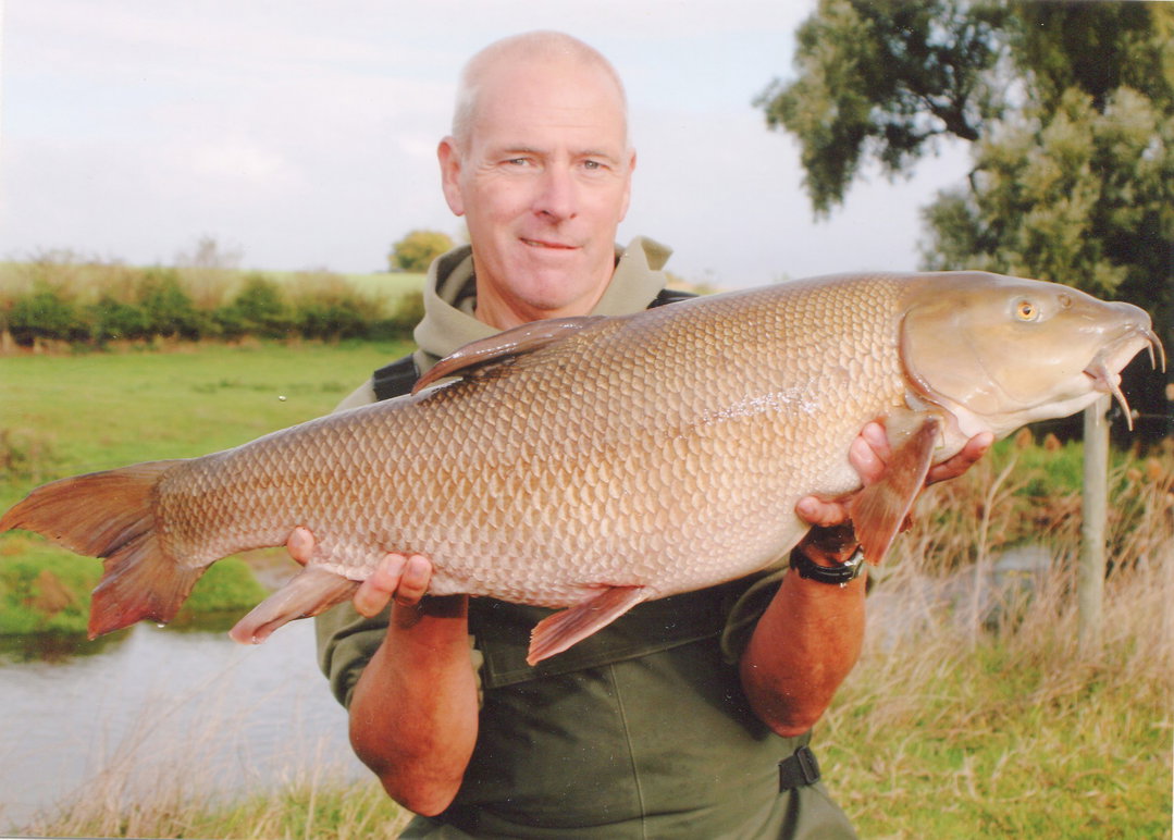 luke stephenson british record fish photography itsnicethat_BARBEL007.jpg