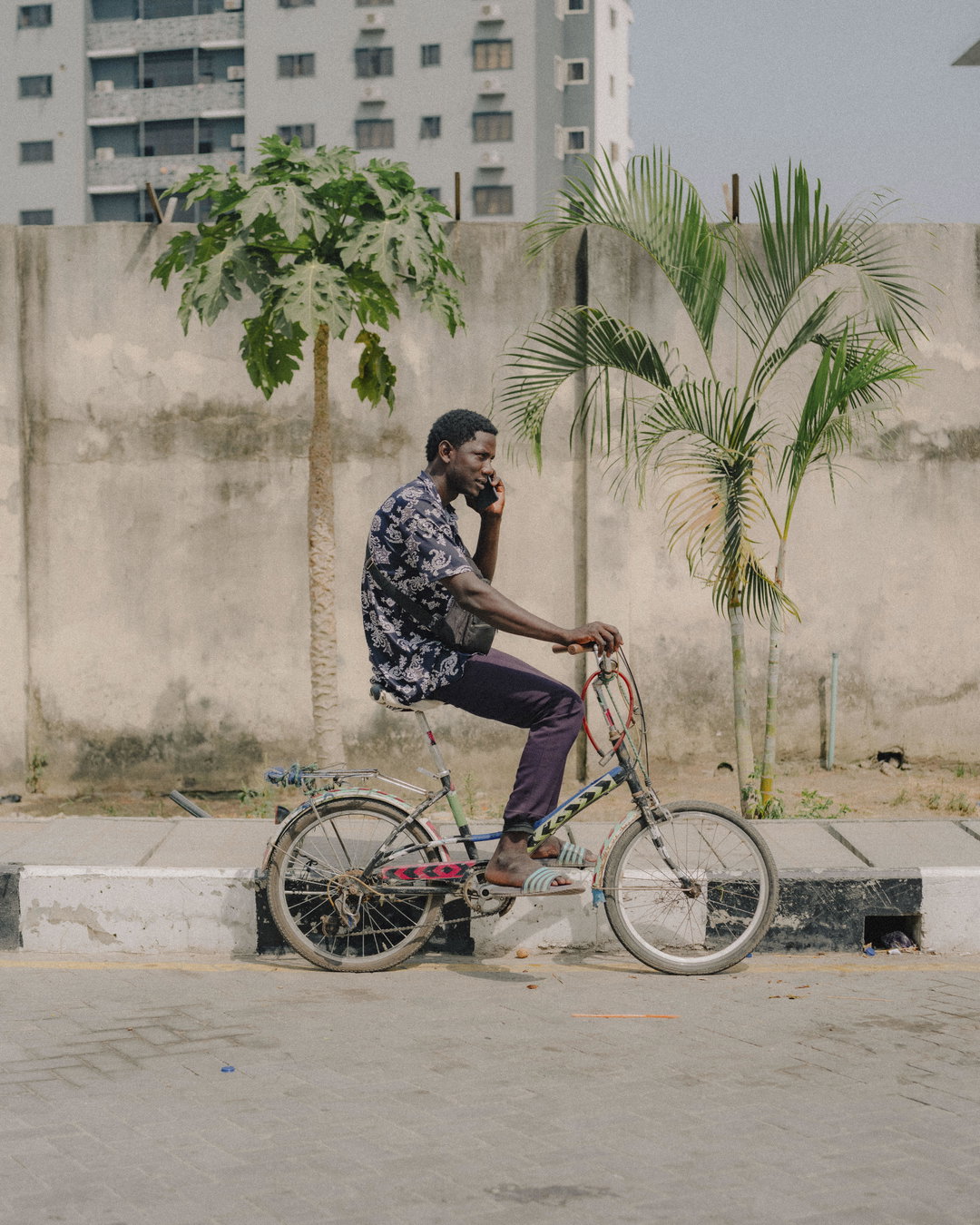 Ollie-Tikare-Èkó-itsnicethat-14