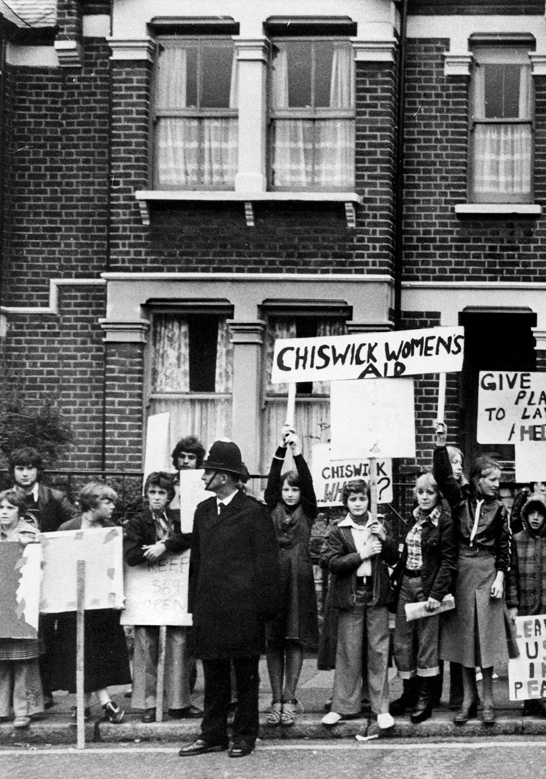 marketa-luskacova-chiswick-womens-aid-1976-77-photography-13.jpg