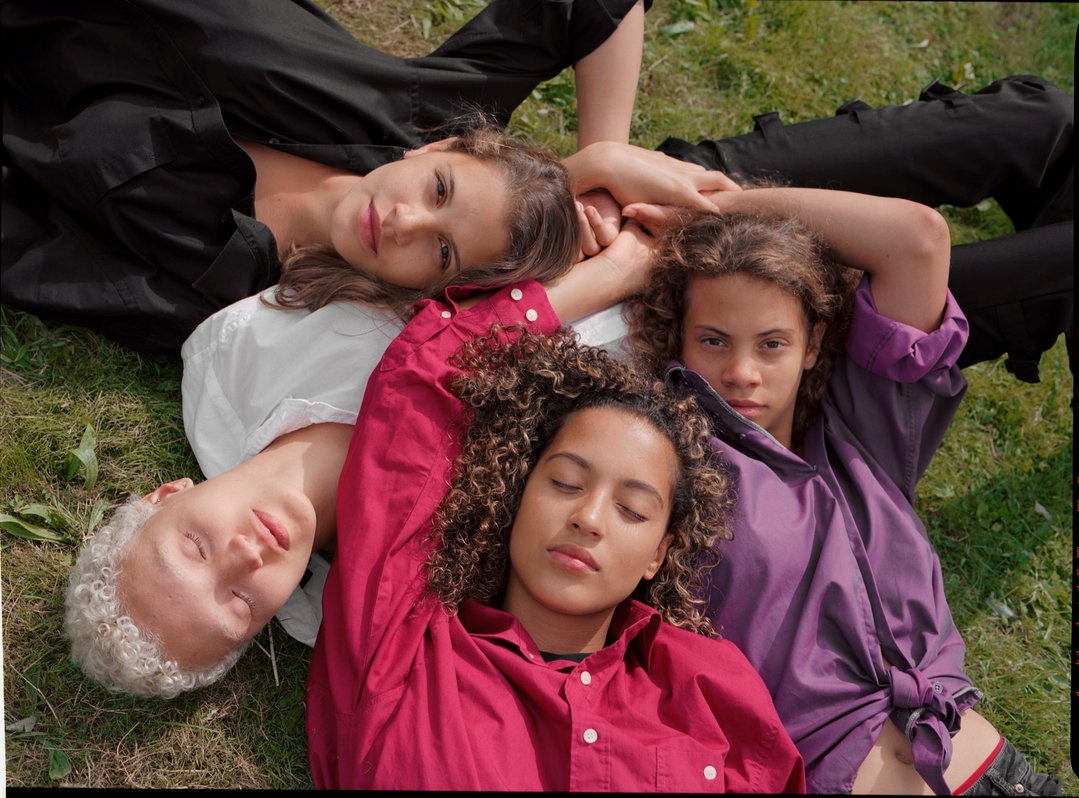 maxime-cardol-sister-photography-itsnicethat-12.jpg