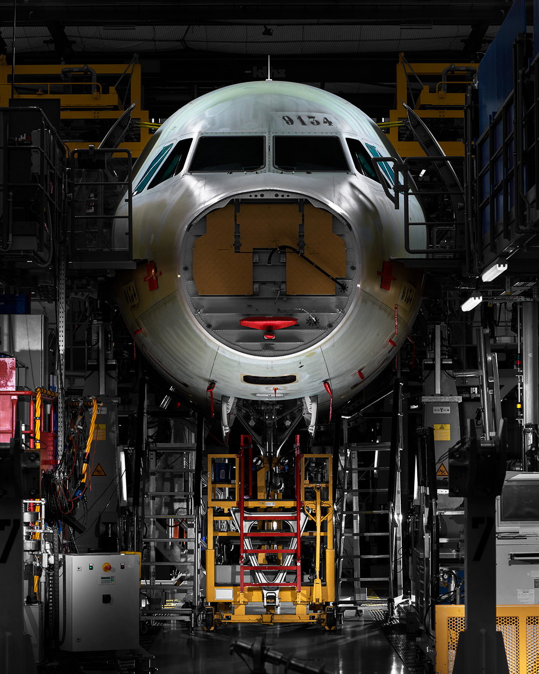 maxime-guyon-aircraft-a-new-anatomy-photography-itsnicethat-13.jpg