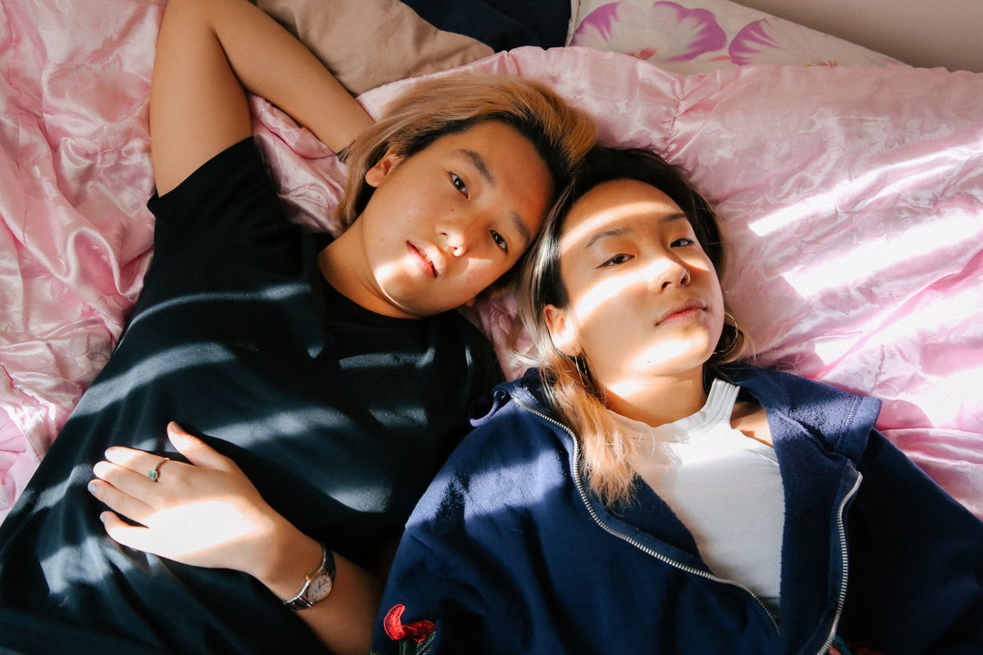 mengwen-cao-photog-itsnicethat-Leslie-_-Caroline,-Liminal-Space,-Mengwen-Cao,-2017.jpg