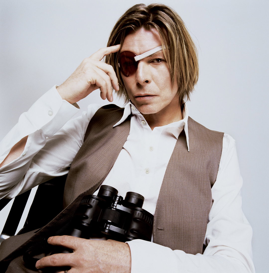 mick rock BOWIE_HoldingBinoculars_NYC2002 photography itsnicethat.jpg