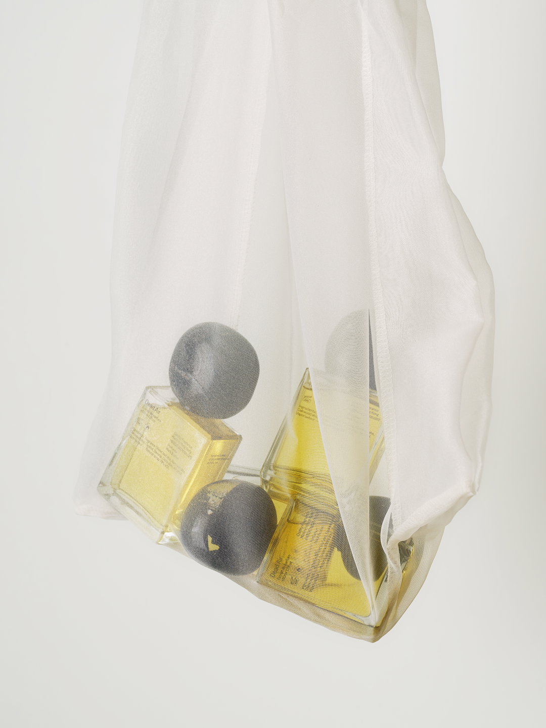 oddity_perfume_3433.jpg