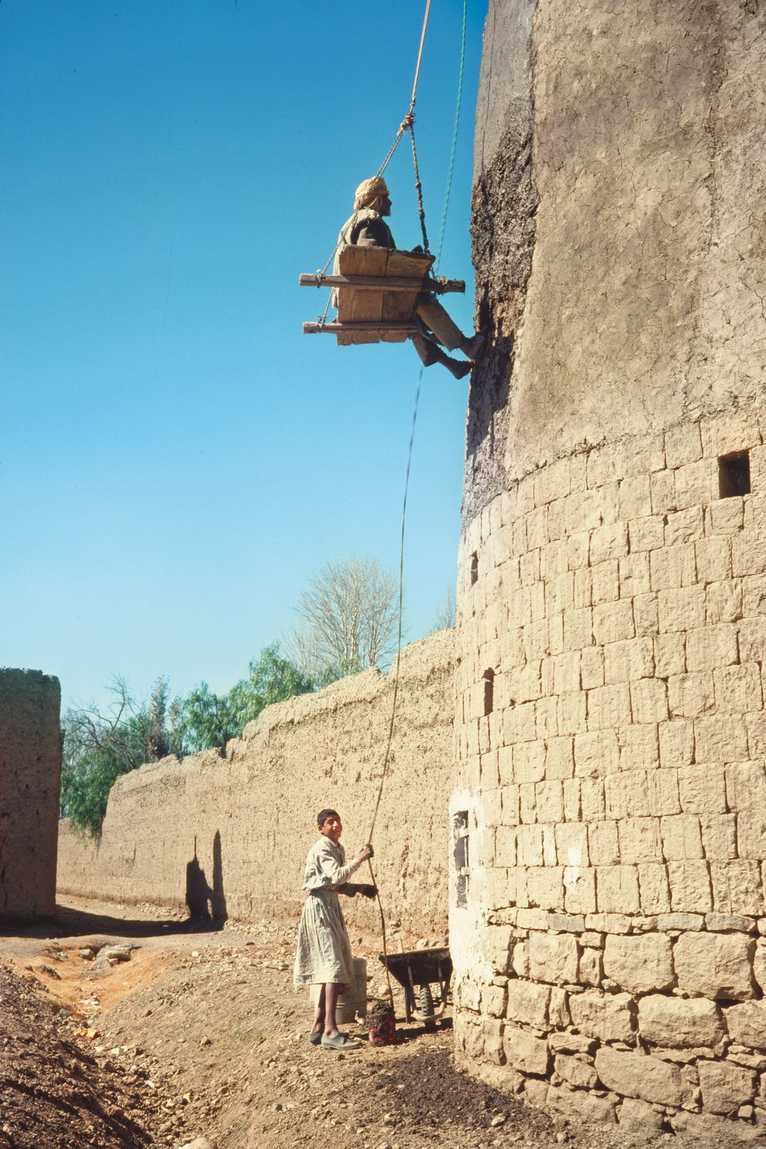 peter-schlesinger-eight-days-in-yemen-photography-itsnicethat-02.jpg