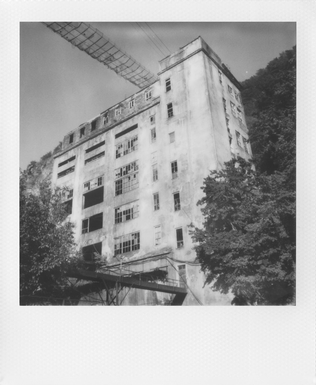 polaroid-magnum-black-and-white-photography-itsnicethat-19.jpg