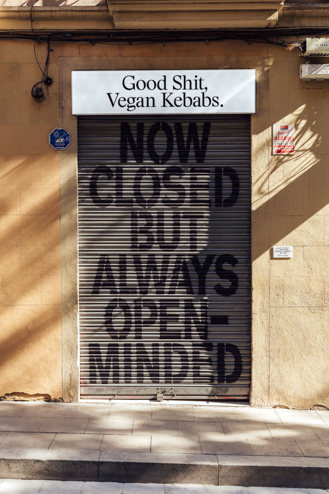 practica-good-shit-vegan-kebabs-graphic-design-itsnicethat-04.jpg