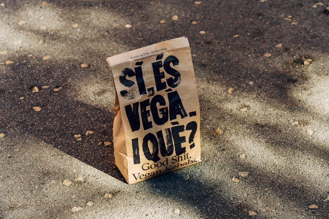 practica-good-shit-vegan-kebabs-graphic-design-itsnicethat-08.jpg