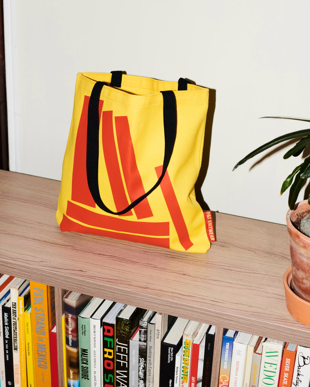 practica-p-and-t-knitwear-graphic-design-branding-itsnicethat-07.jpg