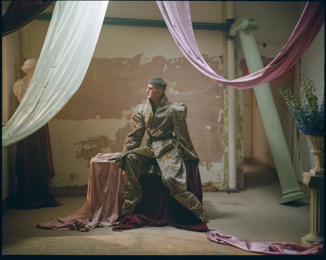 qweens-speech-film-zhang-and-knight-work-itsnicethat-01.jpg