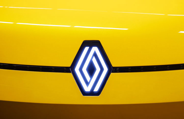 renault-graphic-design-itsnicethat-01.jpeg