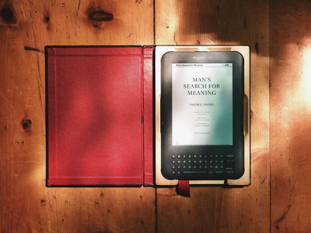 sue-murphy-bookshelf-work-itsnicethat-1.jpg