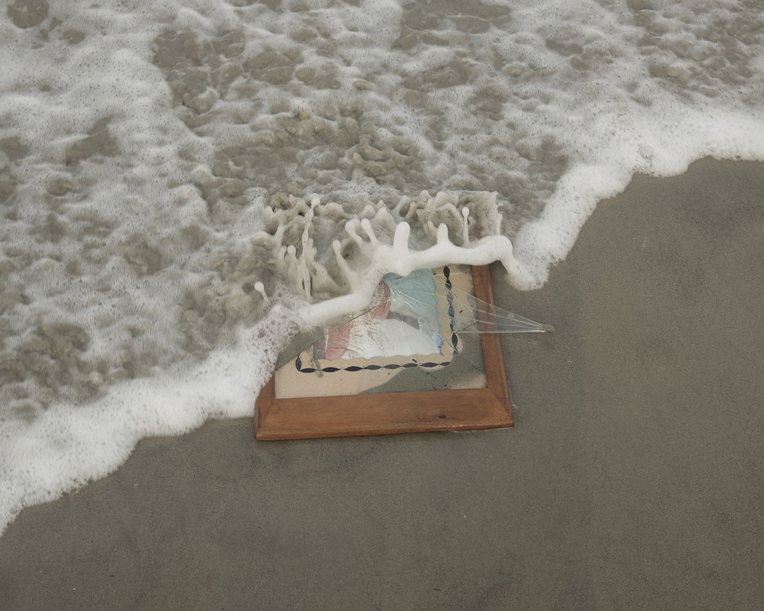 sushavan-nandy-ebbing-away-of-identity-with-the-tides-photography-itsnicethat-14.jpg