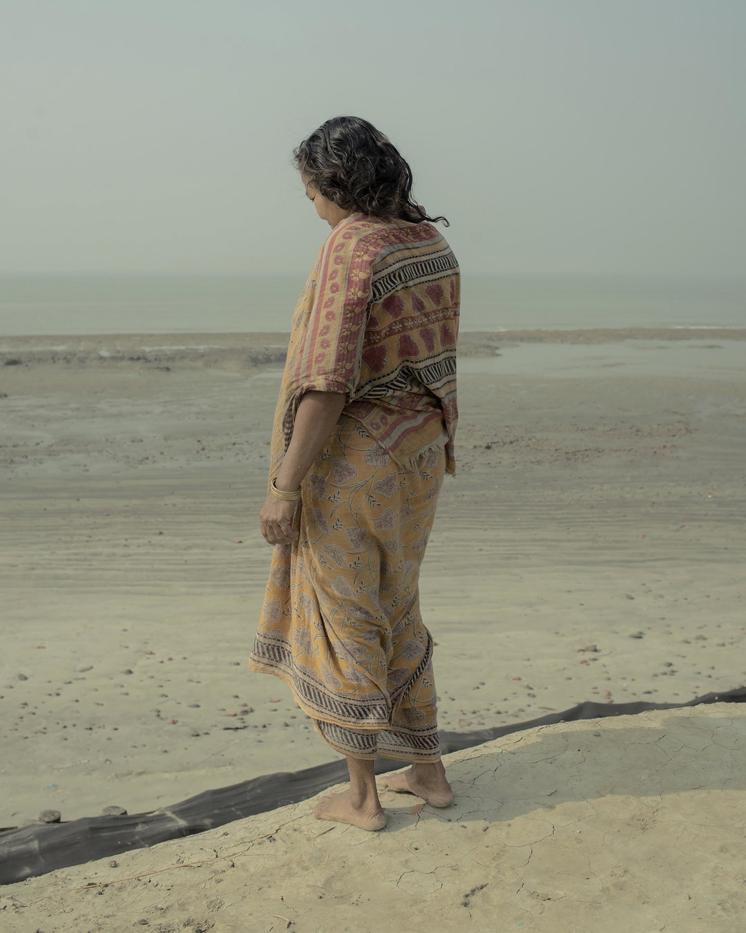 sushavan-nandy-ebbing-away-of-identity-with-the-tides-photography-itsnicethat-9.jpg