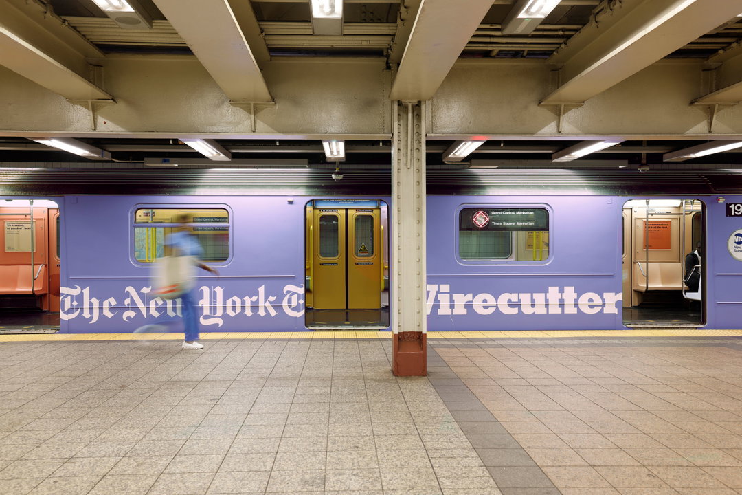 the-new-york-times-subway-experience-advertising-itsnicethat-0115.jpg