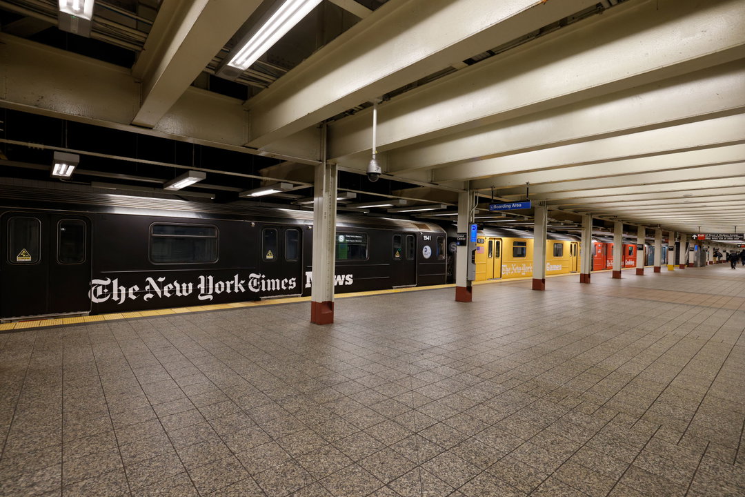 the-new-york-times-subway-experience-advertising-itsnicethat-0117.jpg