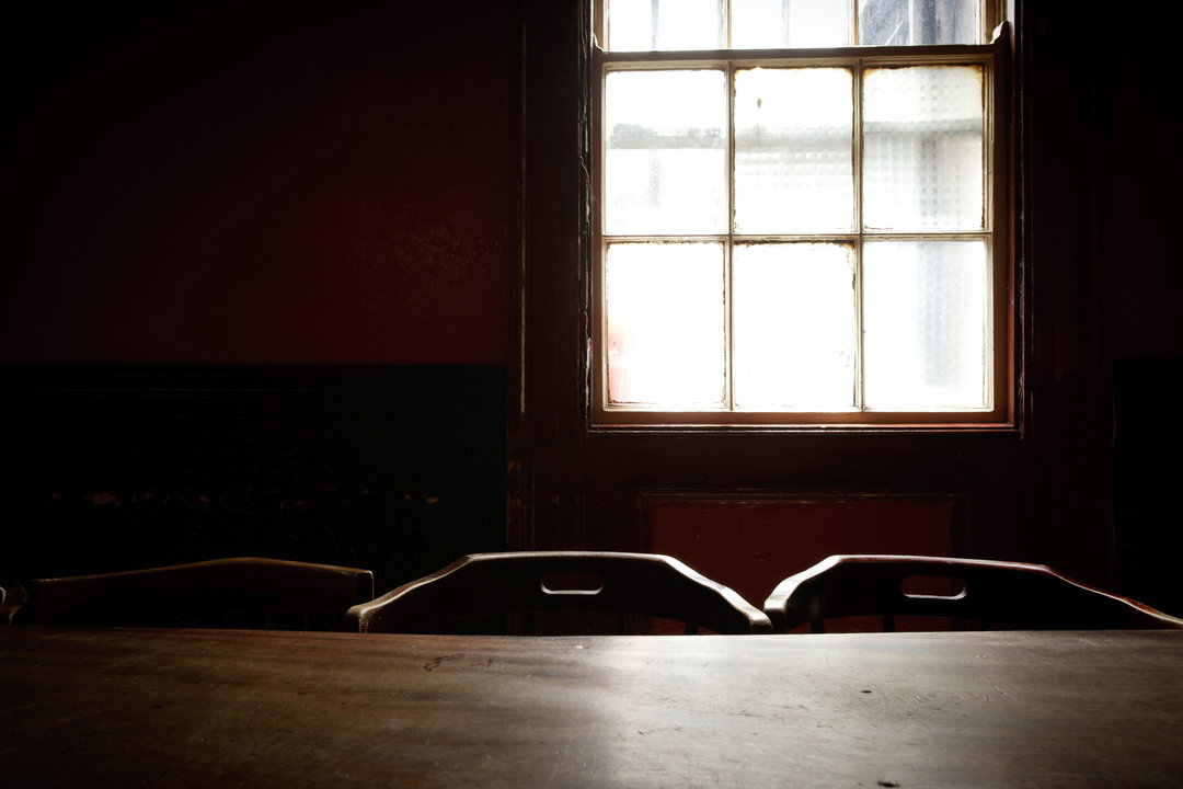 the-snug-project-stills-and-motion-photography-itsnicethat__Mulligan’s,-Poolbeg-St,-Dublin_Credit--Finn-Richards.jpg