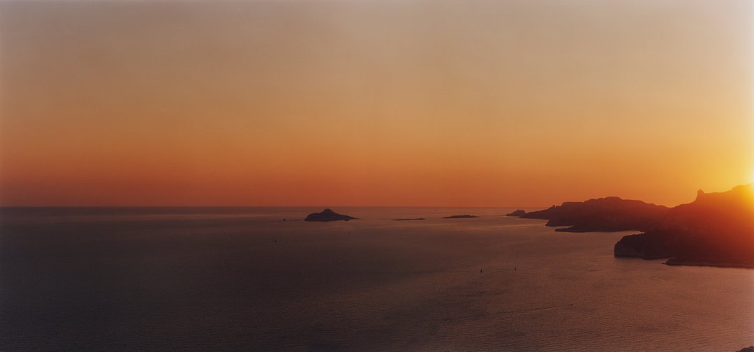 theo-de-gueltzl-photography-itsnicethat-03.jpg