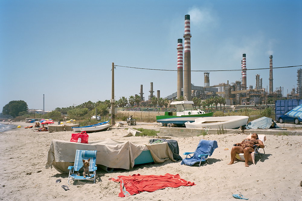 txema-salmans-perfect-day-photography-publication-itsnicethat-05.jpg