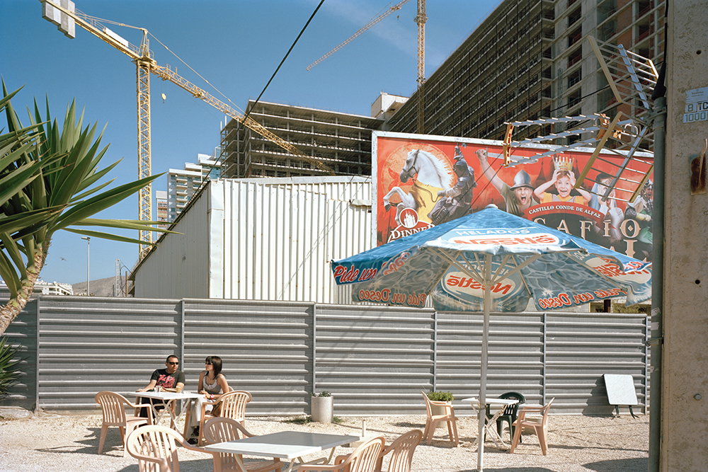 txema-salmans-perfect-day-photography-publication-itsnicethat-08.jpg