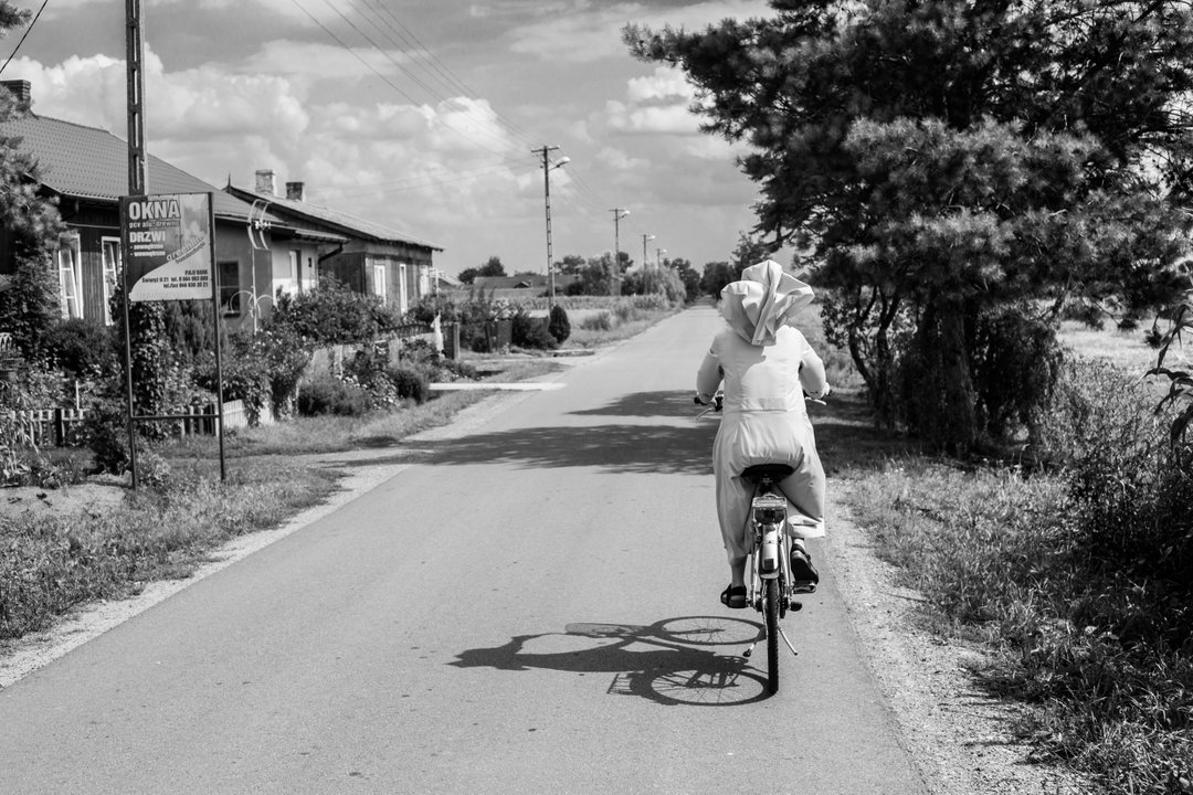 valeria-luongo-a-sisterhood-photography-itsnicethat-13.jpg