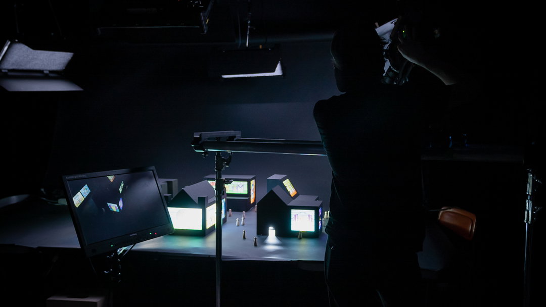 vice-news-tonight-new-spiritual-awakening-set-design-itsnicethat-02.jpg