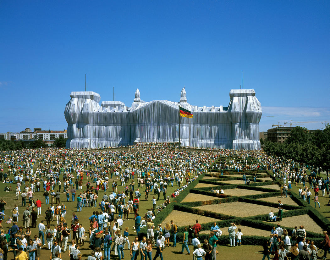 wrapped reichstag wolfgang volz 1995 christo_art itsnicethat.jpg
