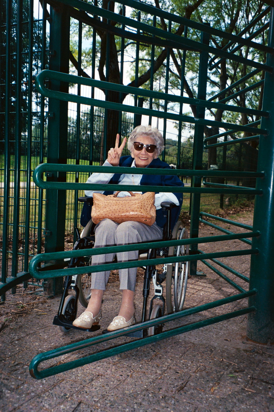 xavier-aaronson-buds-for-the-ages-photography-itsnicethat8.jpg